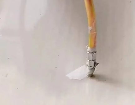 六安瓷砖空鼓维修公司专业解答在瓷砖铺贴过程中，如果使用的砂料过粗（如全部使用了粗砂），可能会导致以下问题